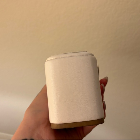 🤍Olivia Miller White Block Heel Sandals (size 7)🤍 - Picture 8 of 14